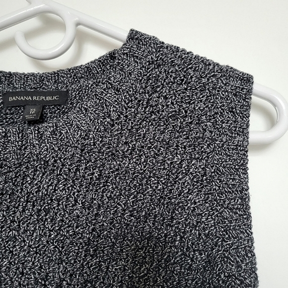 Banana Republic Black and White Knit Ribbed Sweater-Vest - Picture 3 of 9